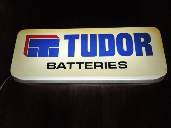 Enseigne lumineuse TUDOR
