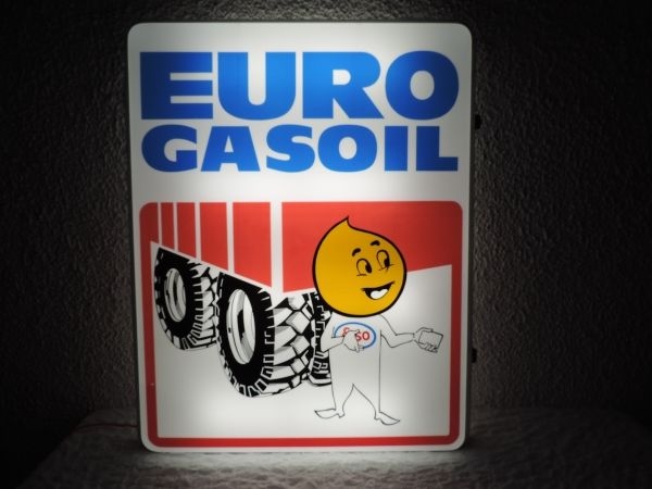 Enseigne lumineuse ESSO