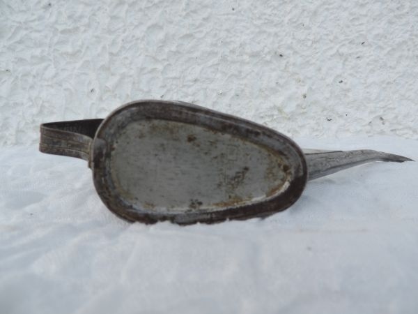 Burette ancienne