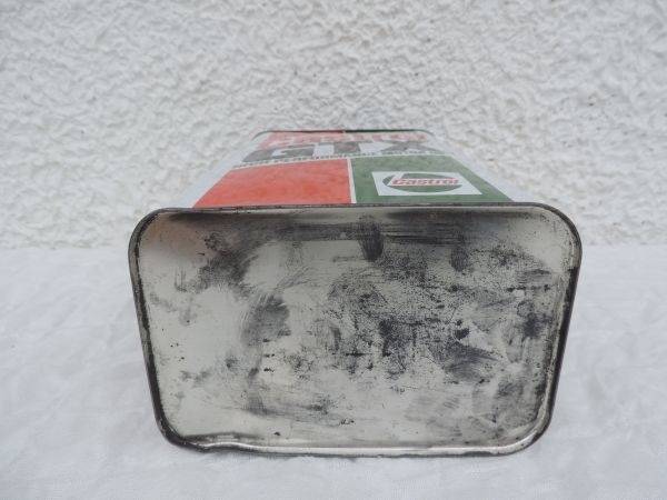 Bidon d'huile CASTROL