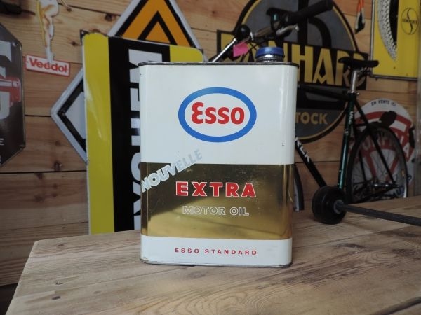 Bidon d'huile Esso