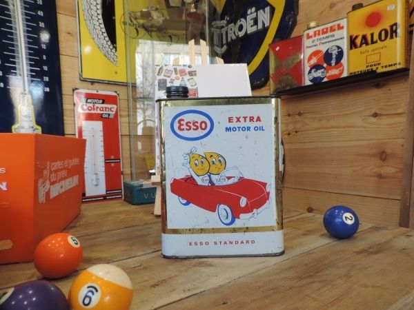 Bidon d'huile Esso