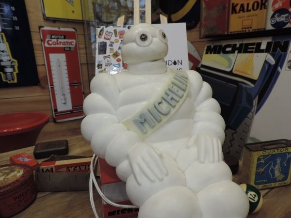 Lampe Michelin sur Guides rouges