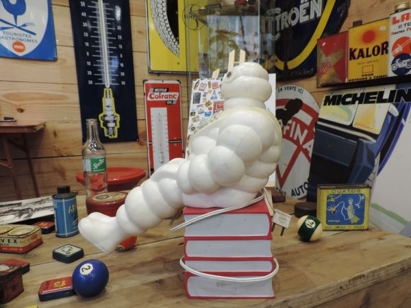 Lampe Michelin sur Guides rouges