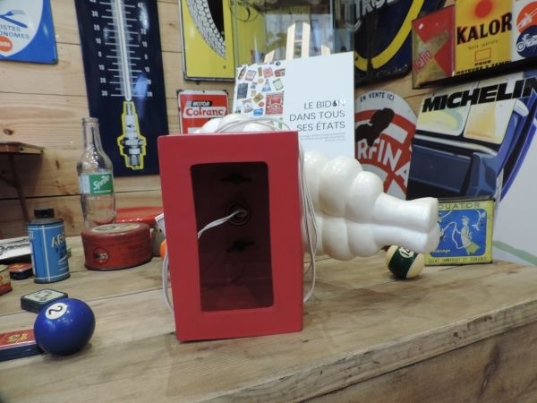 Lampe Michelin sur Guides rouges