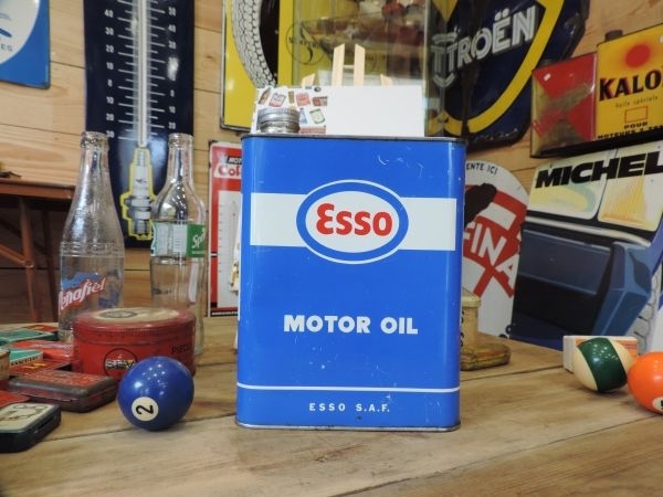 Bidon d'huile Esso