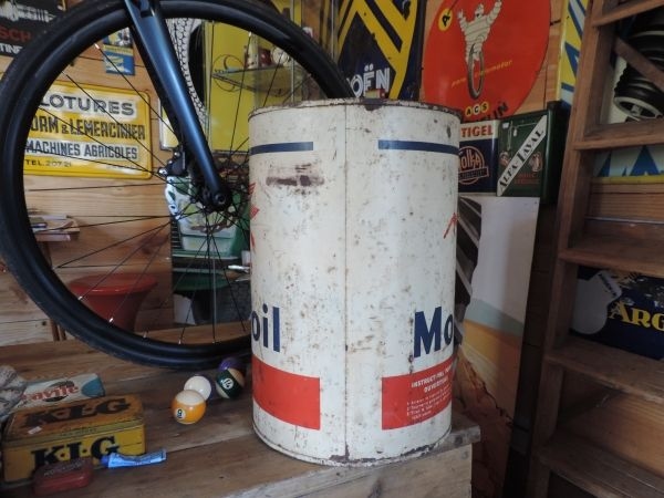 Fut à huile Mobiloil