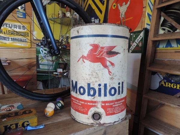 Fut à huile Mobiloil