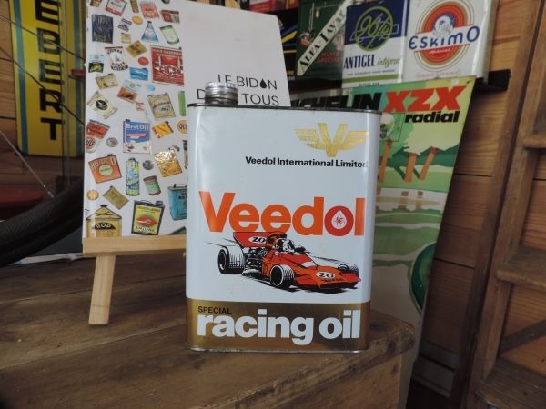 Bidon d'huile Veedol