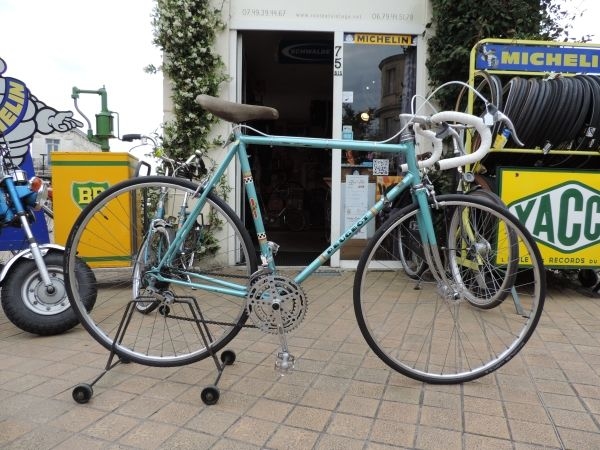 Vélo course Peugeot