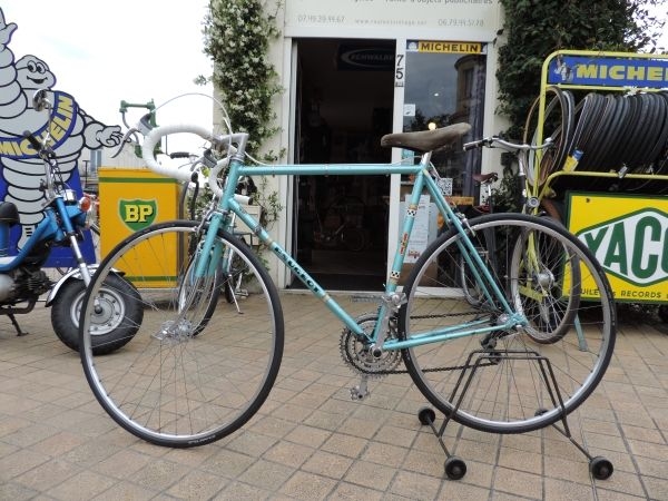 Vélo course Peugeot