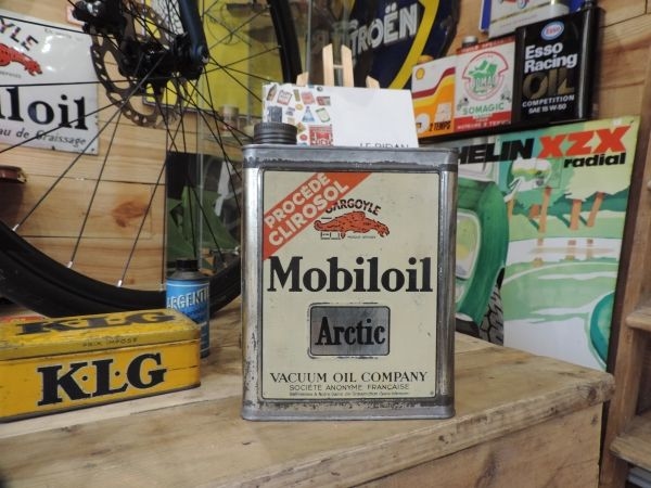 Bidon d'huile Mobiloil