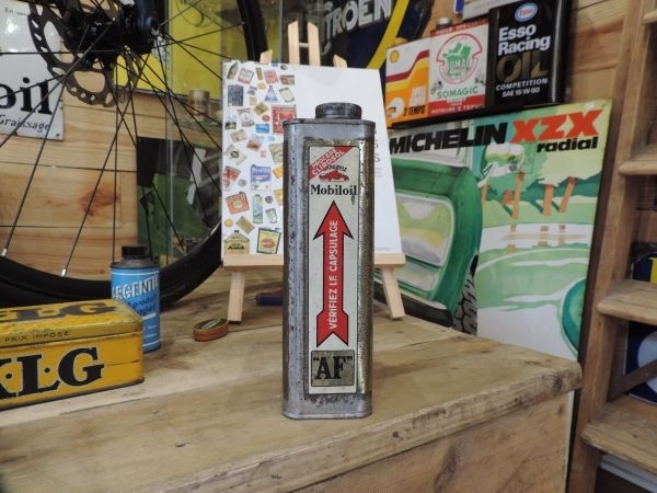 Bidon d'huile mobiloil