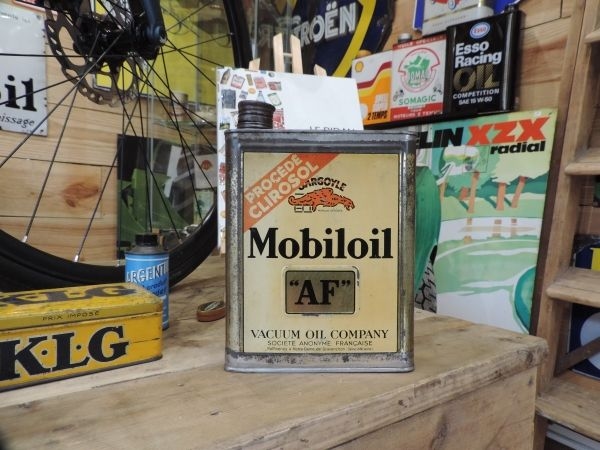 Bidon d'huile Mobiloil