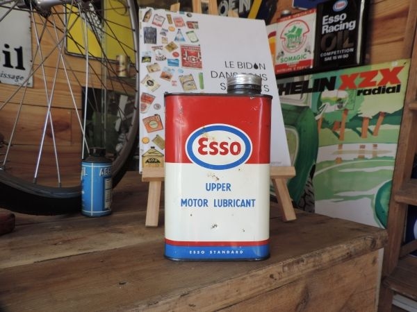 Bidon d'huile Esso
