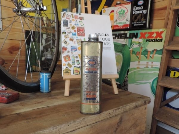 Bidon d'huile Esso