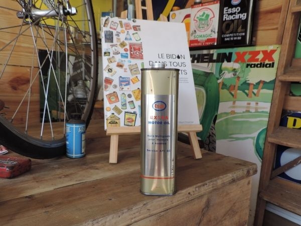 Bidon d'huile Esso