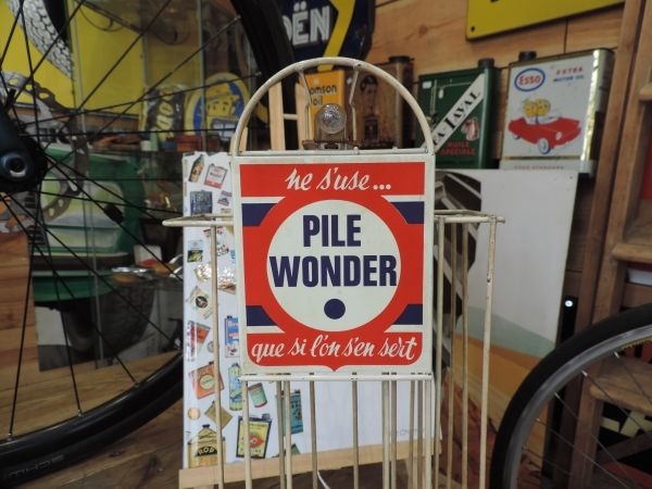 Présentoir Pile Wonder
