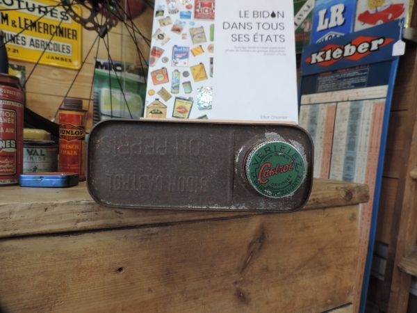 Bidon d'huile Castrol