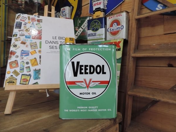 Bidon d'huile Veedol