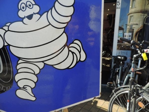 Plaque émaillée Michelin