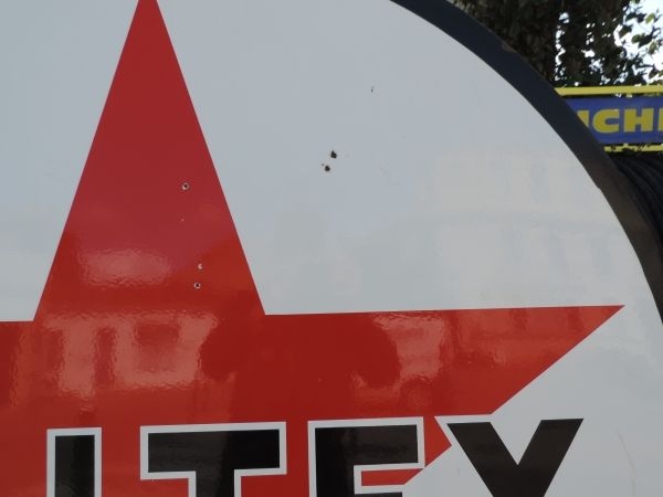 Plaque émaillée CALTEX