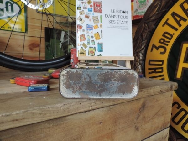 Bidon d'huile ESSO
