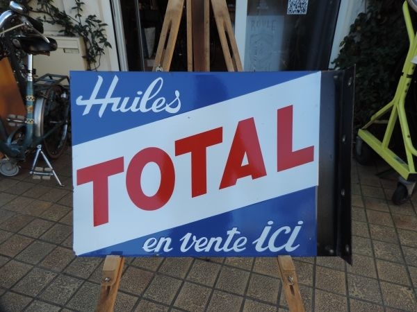 Plaque émaillée TOTAL
