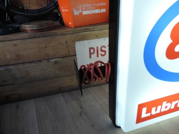 Enseigne lumineuse Esso