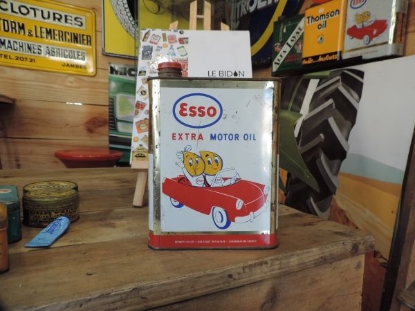 Bidon d'huile Esso