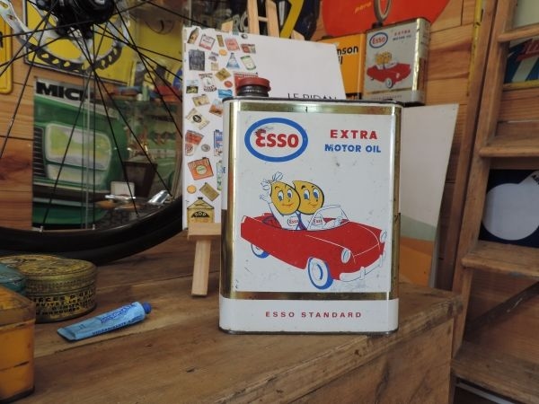Bidon d'huile Esso
