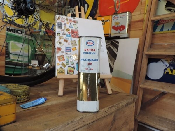 Bidon d'huile Esso