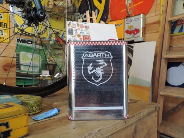 Bidon d'huile Abarth