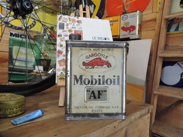 Bidon d'huile Mobiloil
