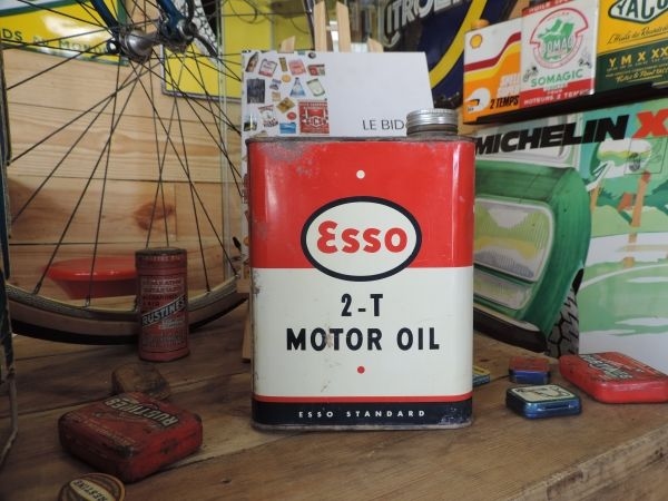 Bidon d'huile Esso