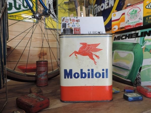 Bidon d'huile Mobiloil