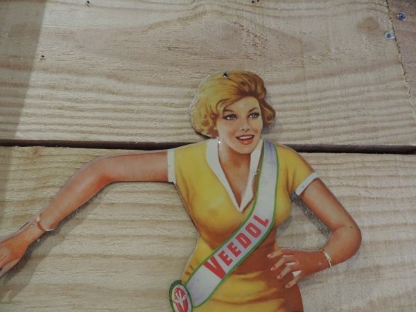 Pin-up Veedol
