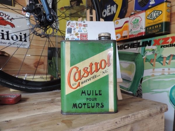 Bidon d'huile Castrol