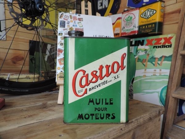 Bidon d'huile Castrol