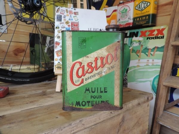 Bidon d'huile Castrol