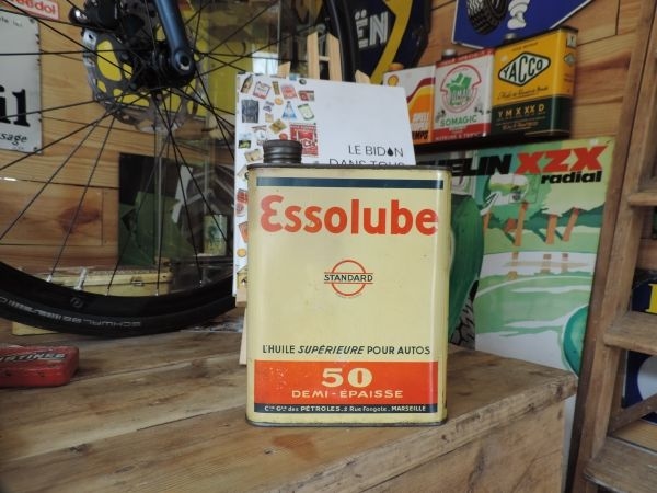 Bidon d'huile Essolube