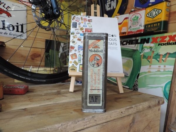 Bidon d'huile Mobiloil