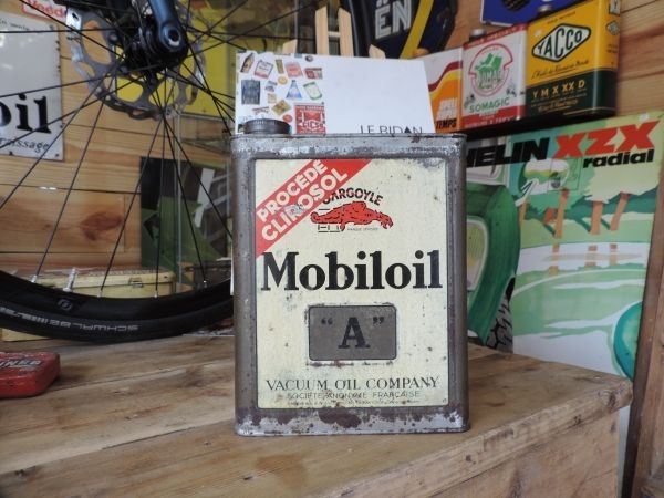 Bidon d'huile Mobiloil
