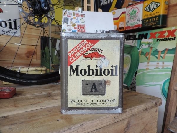 Bidon d'huile Mobiloil