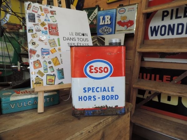 Bidon d'huile Esso
