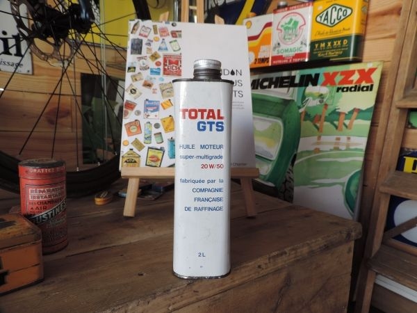 Bidon d'huile Total