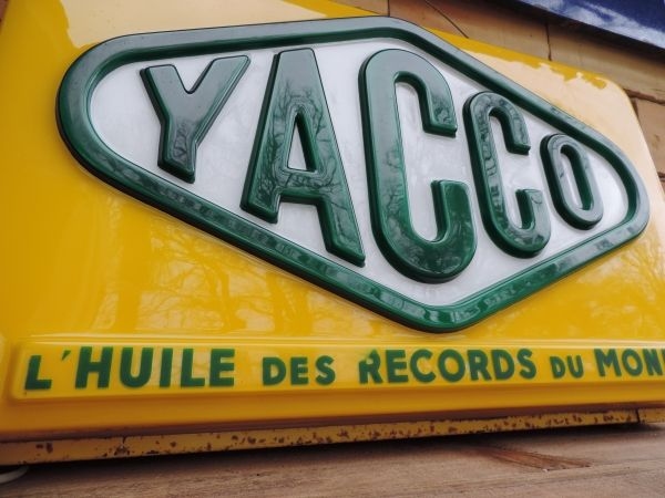 Enseigne lumineuse Yacco