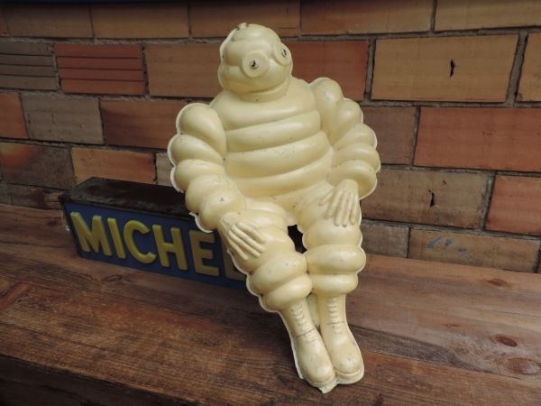 Enseigne lumineuse Michelin