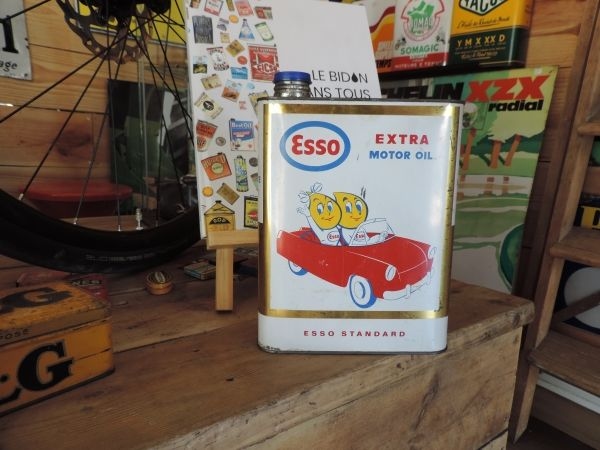 Bidon d'huile Esso