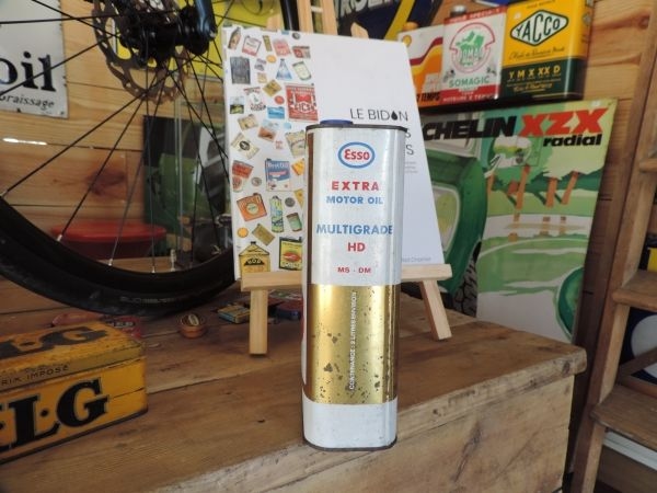 Bidon d'huile Esso